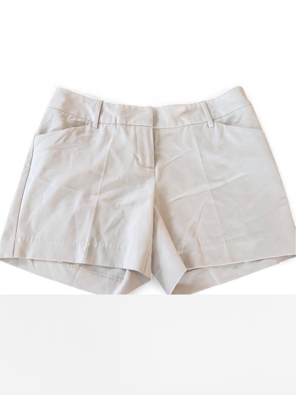 Daisy Fuentes Light Cream Dressy Bermuda Shorts